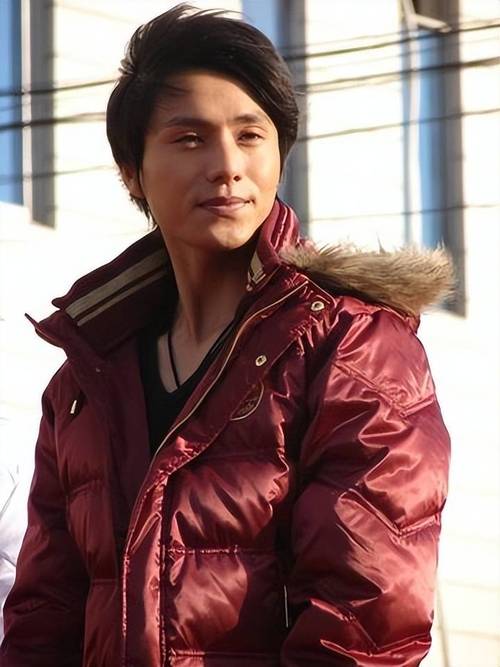 澳采全年资料大全:陈坤儿子大学毕业